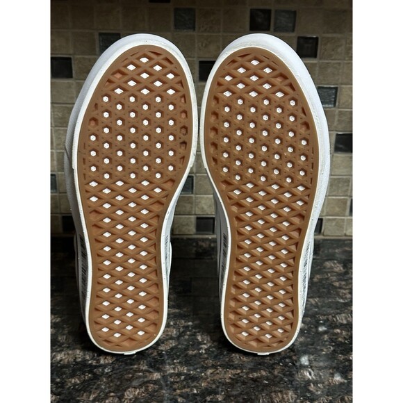 LIKE NEW VANS Womens 6.5 ComfyCush Old Skool SK8-Hi Retro Mart Barcode Sneakers - Picture 7 of 8
